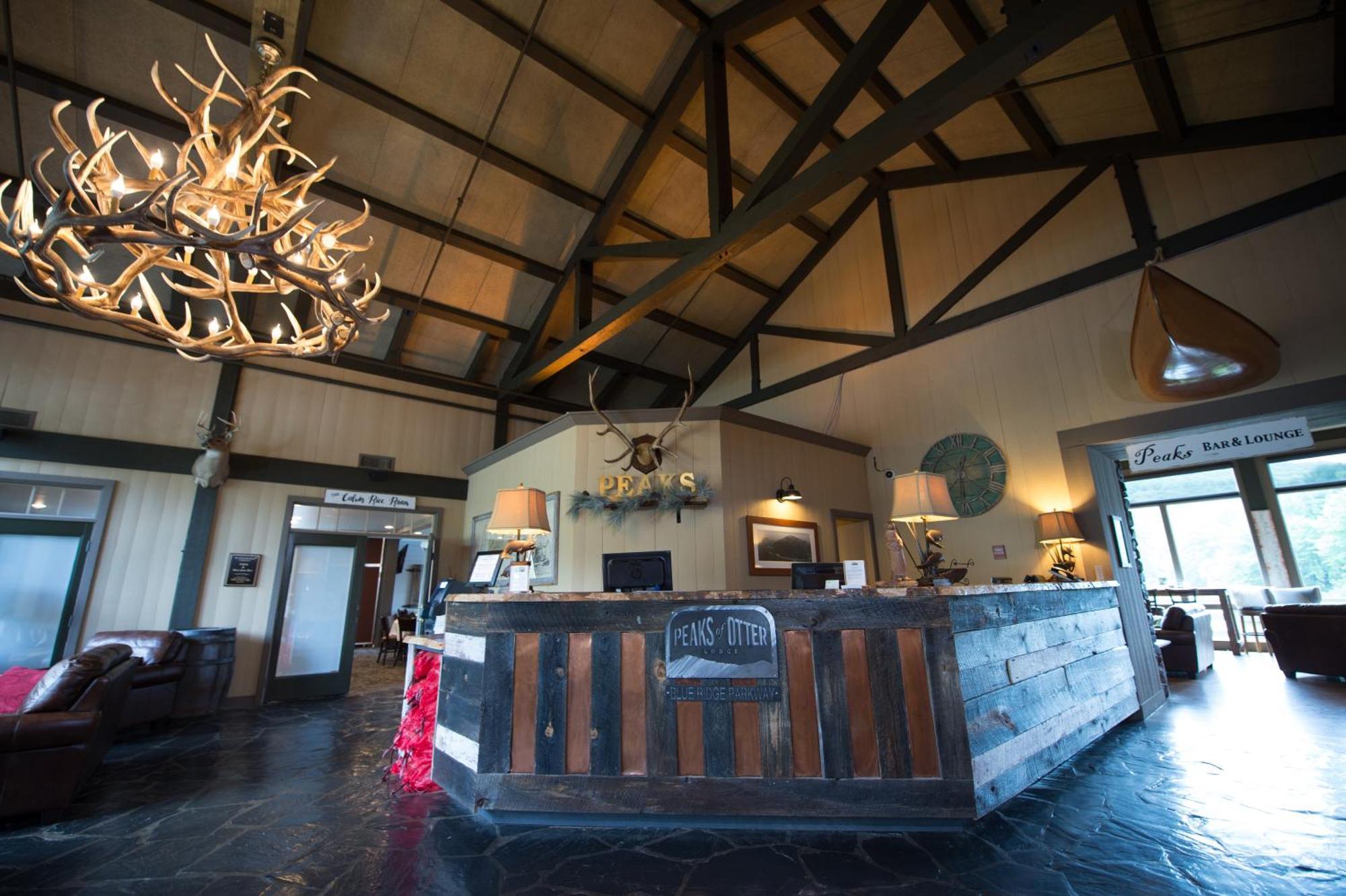 Peaks Of Otter Lodge Бедфорд Экстерьер фото